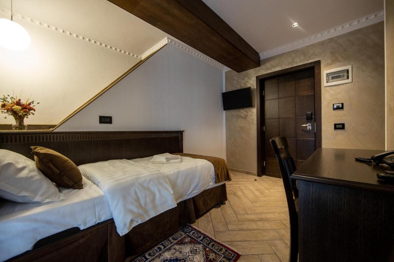 Hotel Hanul Tentea-Pasul Gutai Baia Sprie Exterior foto